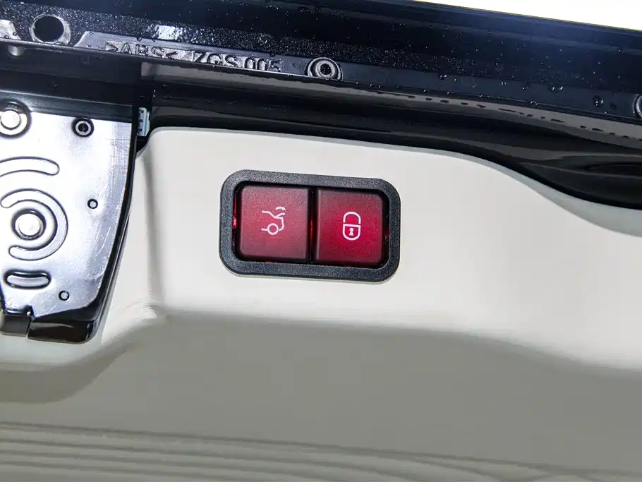 Mercedes-Benz Vito 2023 2.0T Elite 7-Seater фото 30