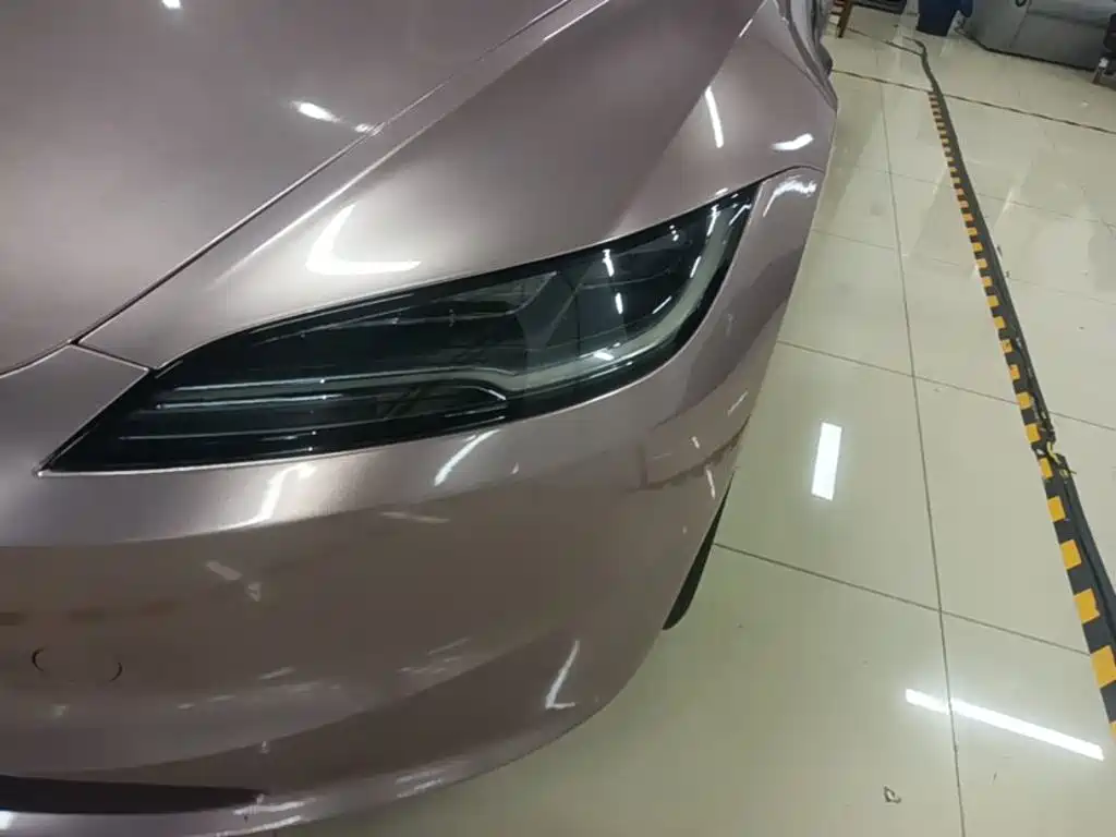 Фото 24 - Tesla Model 3