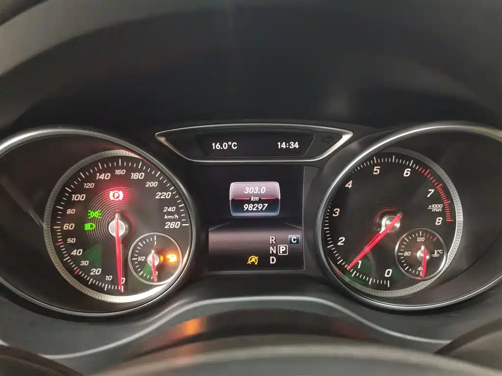 Mercedes-Benz GLA 2018 GLA 200 Fashion фото 8