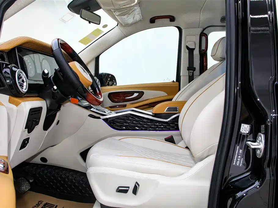 Mercedes-Benz Vito 2023 2.0T Elite 7-Seater фото 29