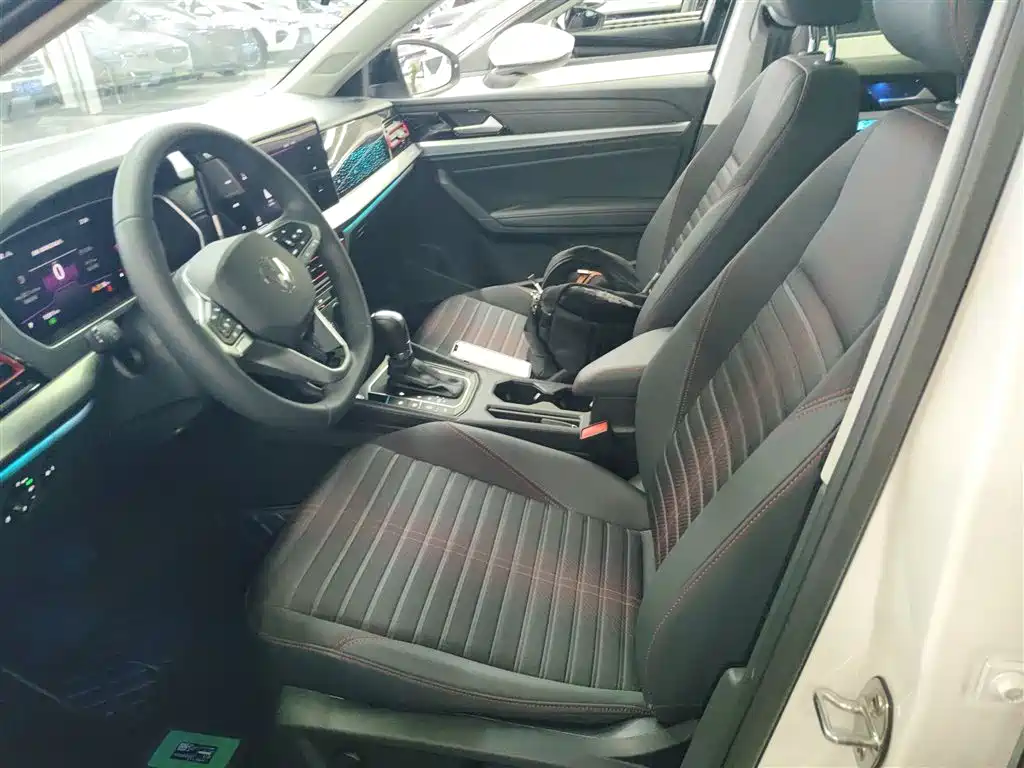 Volkswagen Lavida 2024 Model 300TSI DSG Starlight Full Comfort Edition фото 15