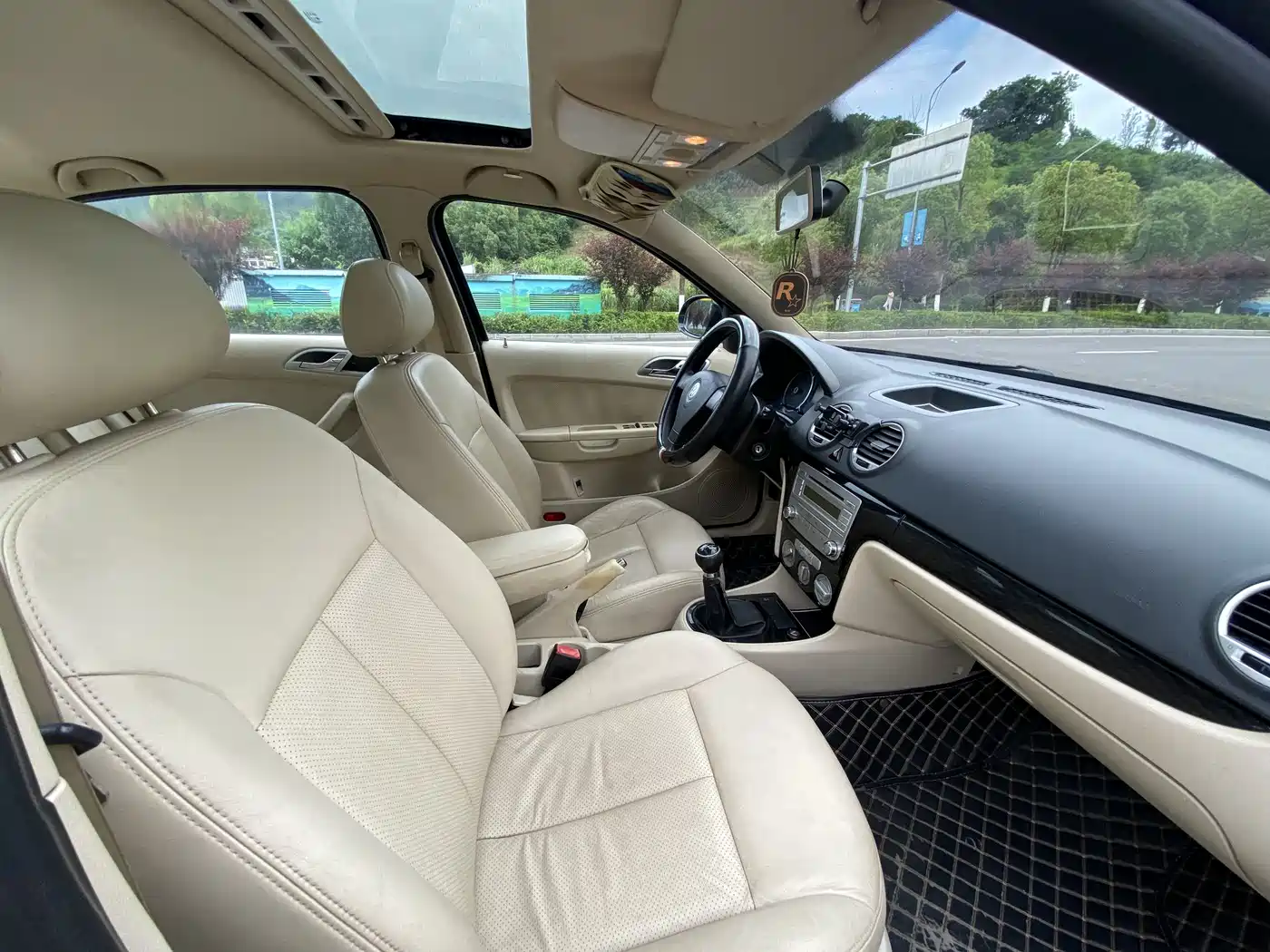 Volkswagen Lavida 2008 Model 1.6L Manual Pinyou Edition фото 21