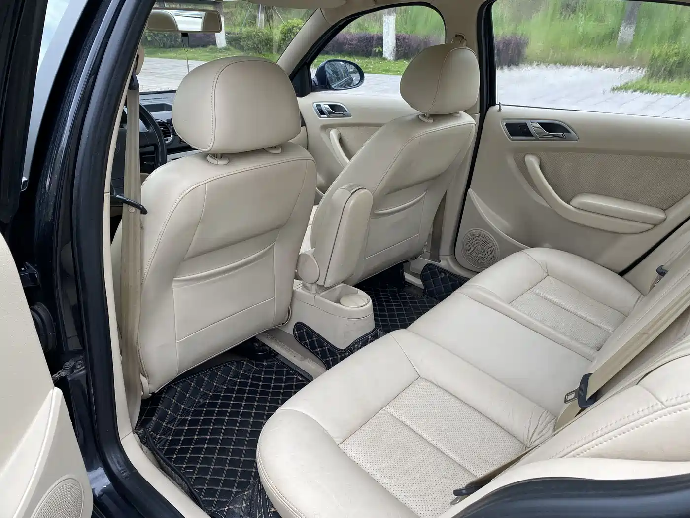 Volkswagen Lavida 2008 Model 1.6L Manual Pinyou Edition фото 12