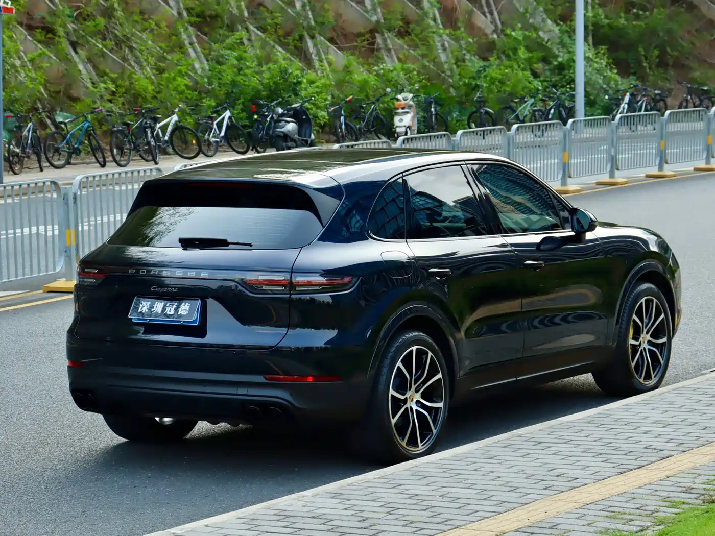 Porsche Cayenne 2023 Cayenne 3.0T Platinum Edition фото 16