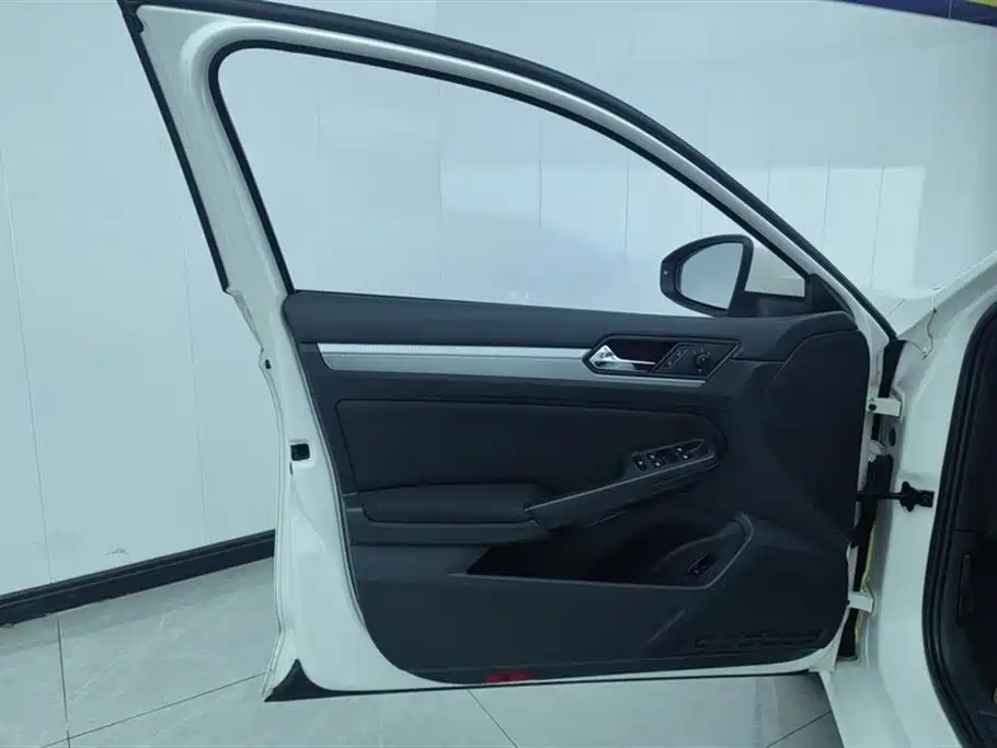 Volkswagen Lamando 2021 230TSI DSG Fashion Edition фото 7