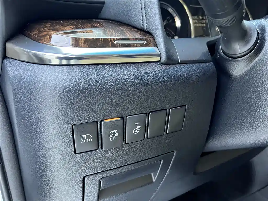 Toyota Alphard 2021 Hybrid 2.5L Luxury фото 27