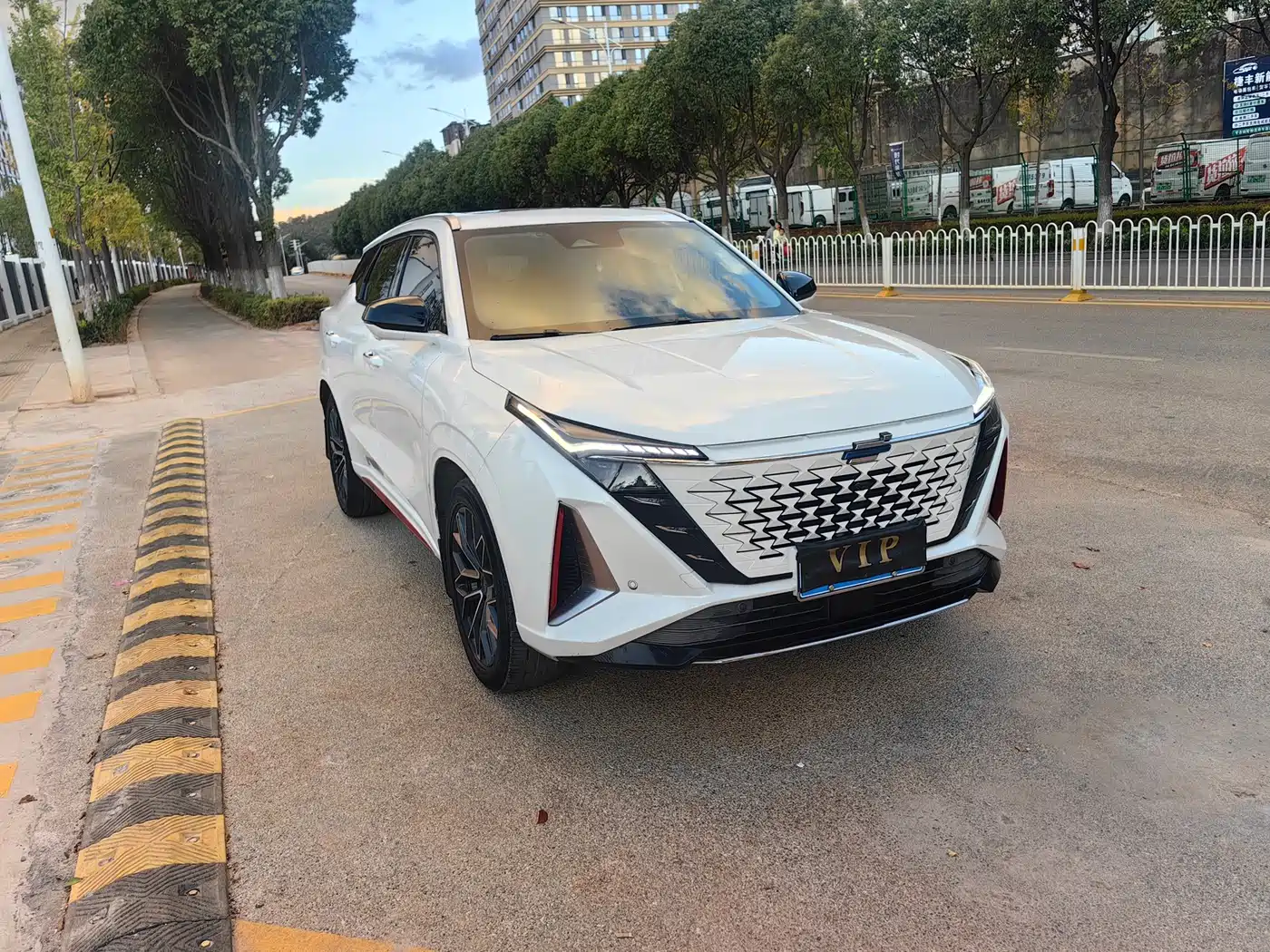 Фото 3 - Changan Oshan Z6
