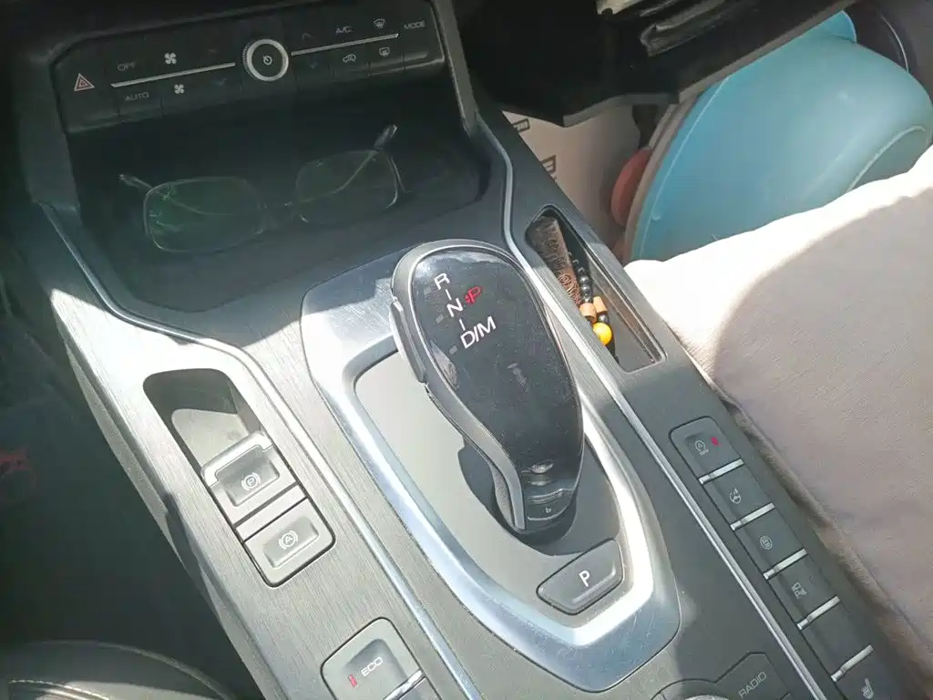 WEY VV6 2018 2018 2.0T 2WD Super Luxury China V