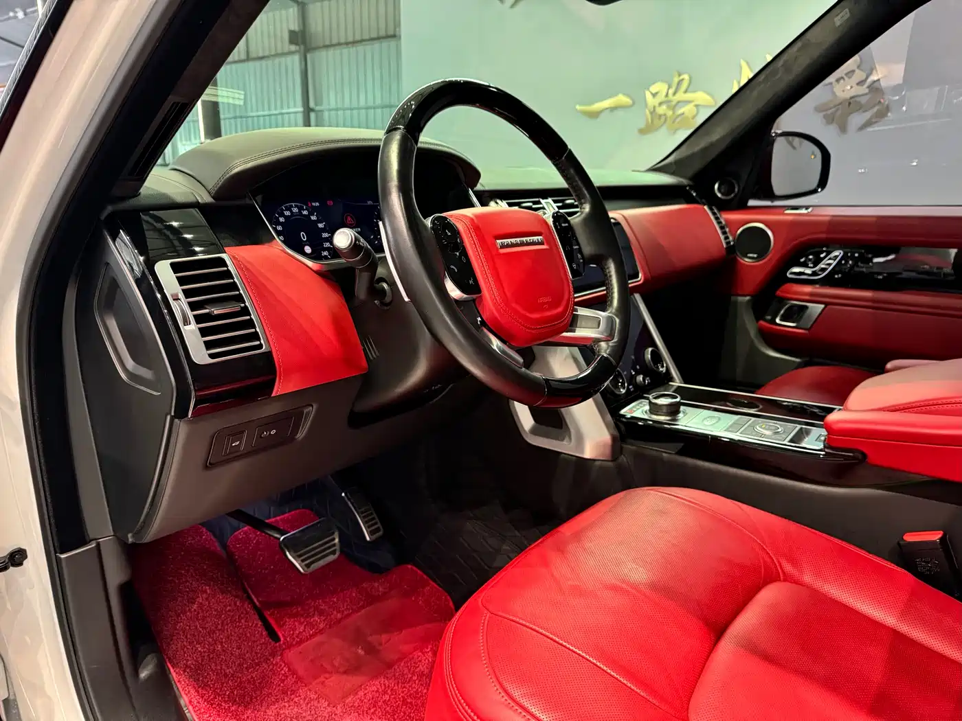 Land Rover Range Rover 2022 3.0 L6 400PS Prestige Genesis Extended Edition фото 12