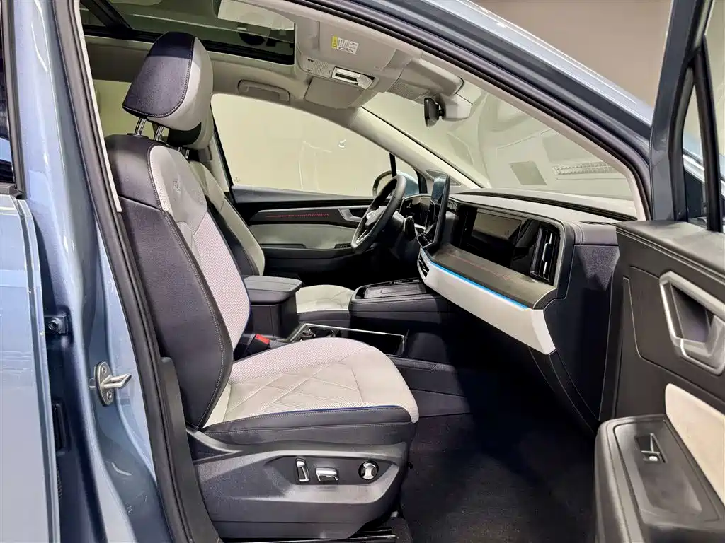 Volkswagen Talagon 2025 450TSI R-Line 6-Seater фото 18
