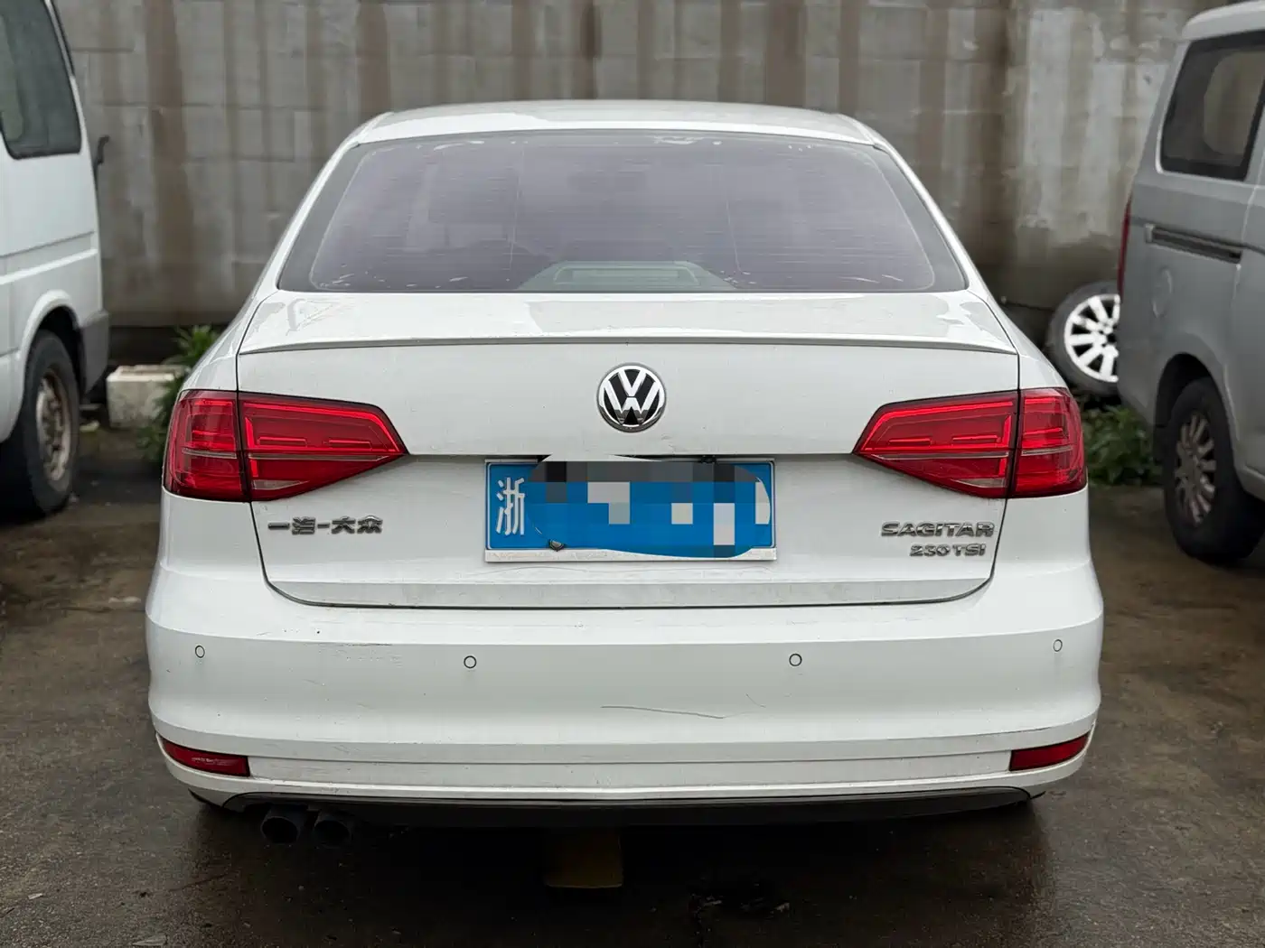Volkswagen Sagitar 2017 230TSI Automatic Luxury фото 4