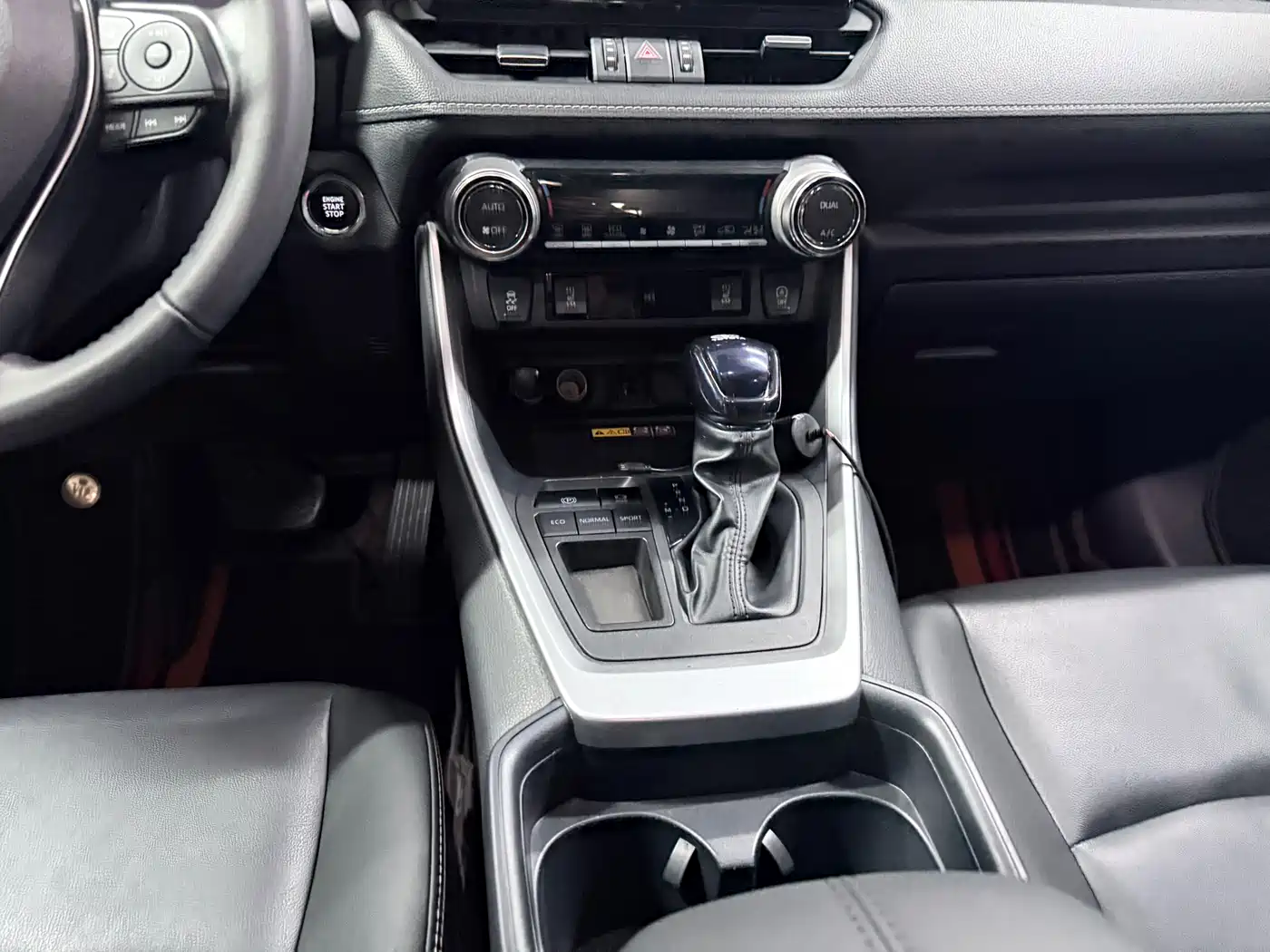 Toyota RAV4 Rongfang 2024 2.0L CVT FWD Style Plus Edition фото 16