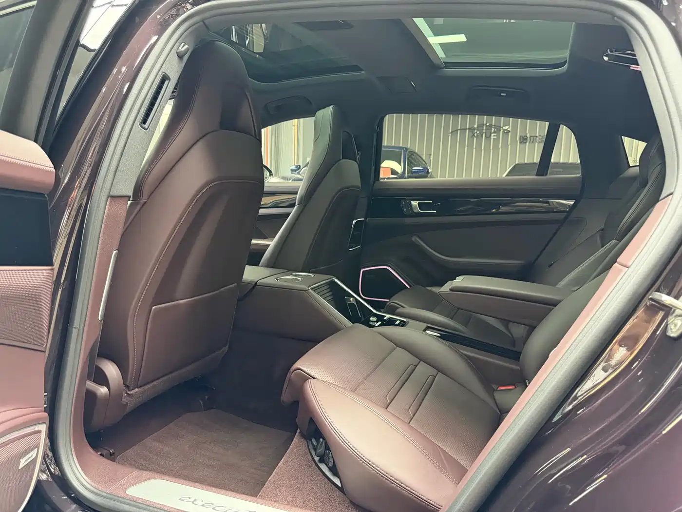 Porsche Panamera 2022 Panamera 4 Executive Long Wheelbase 2.9T фото 20