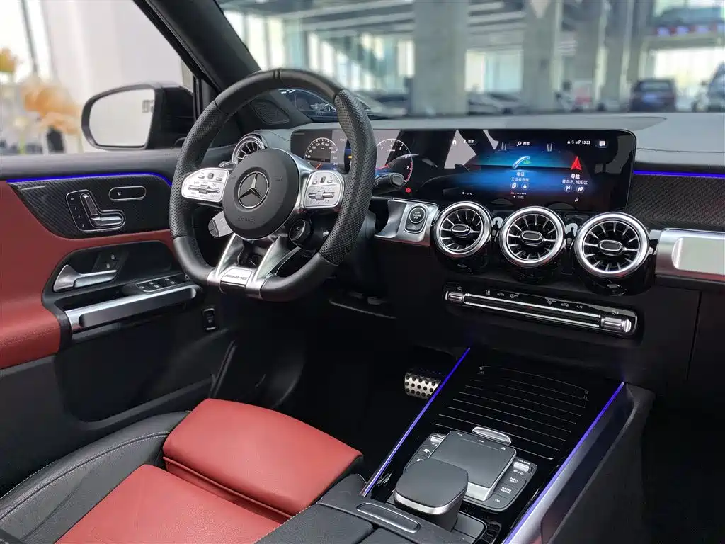 MERCEDES-BENZ GLB AMG