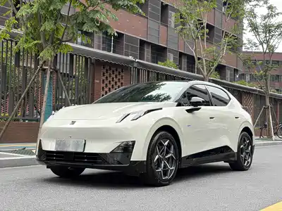 Lynk & Co Z20