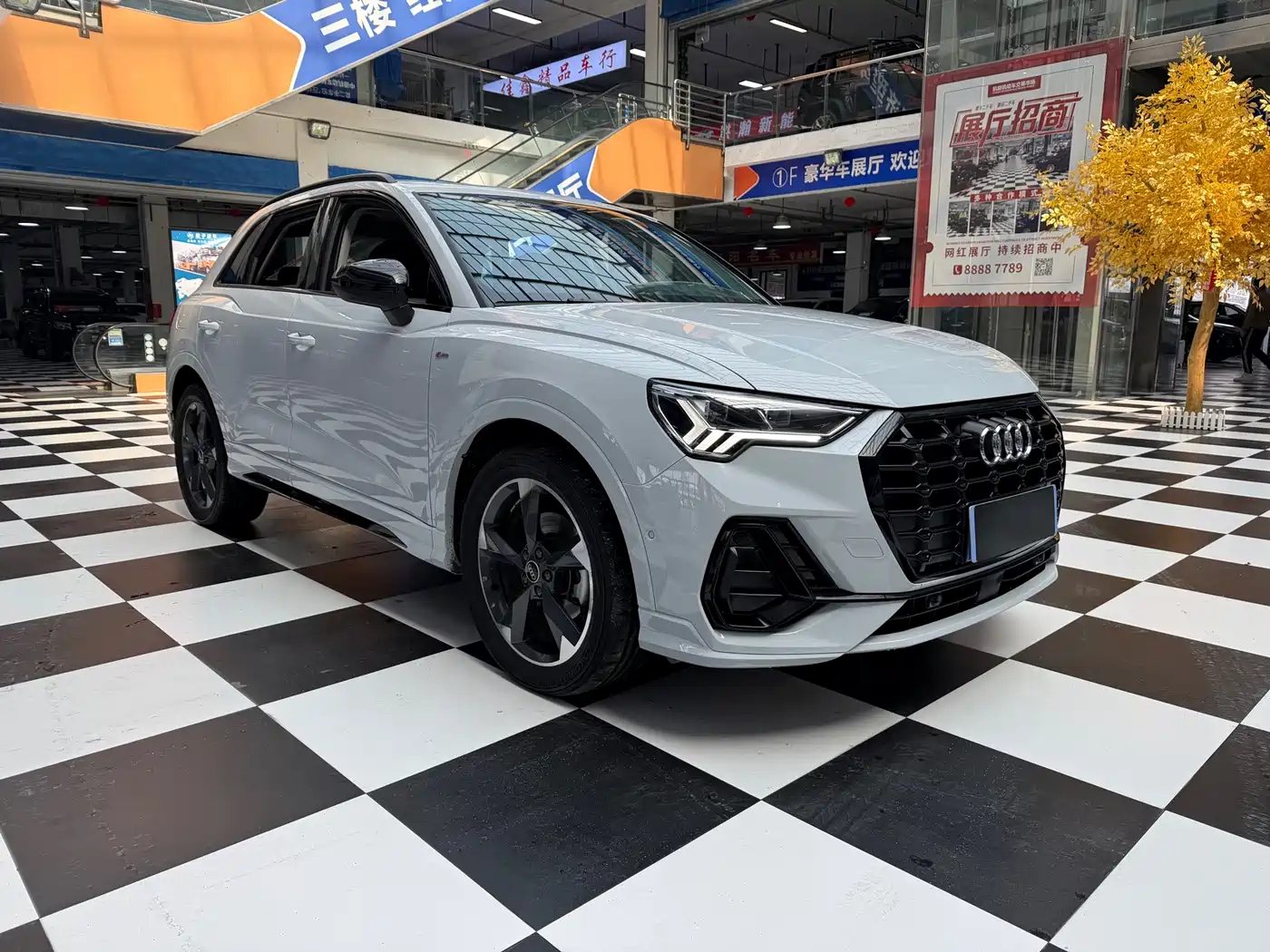 AUDI Q3