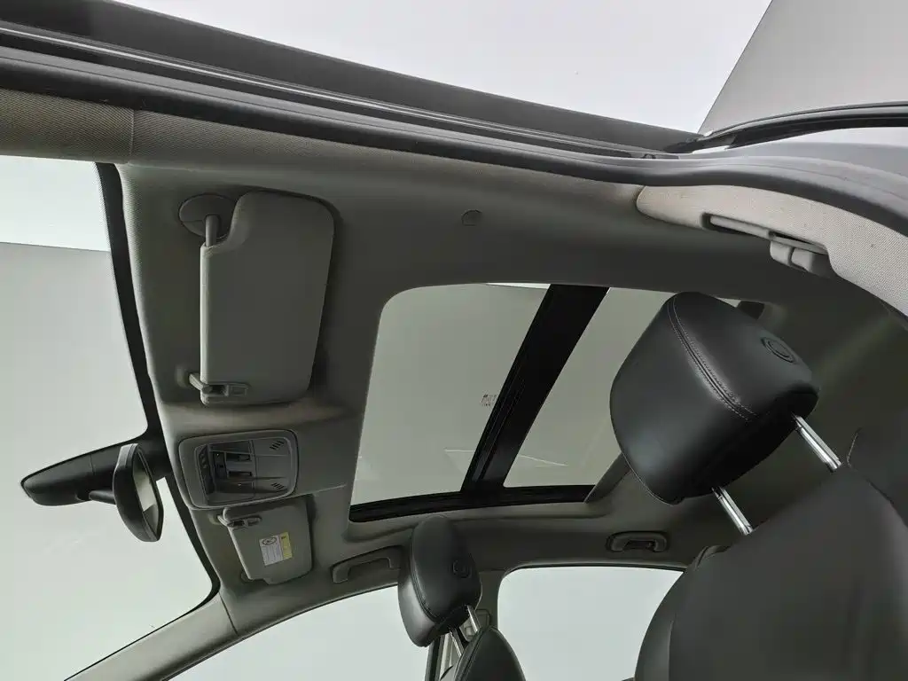 Photo 14 - Buick LaCrosse