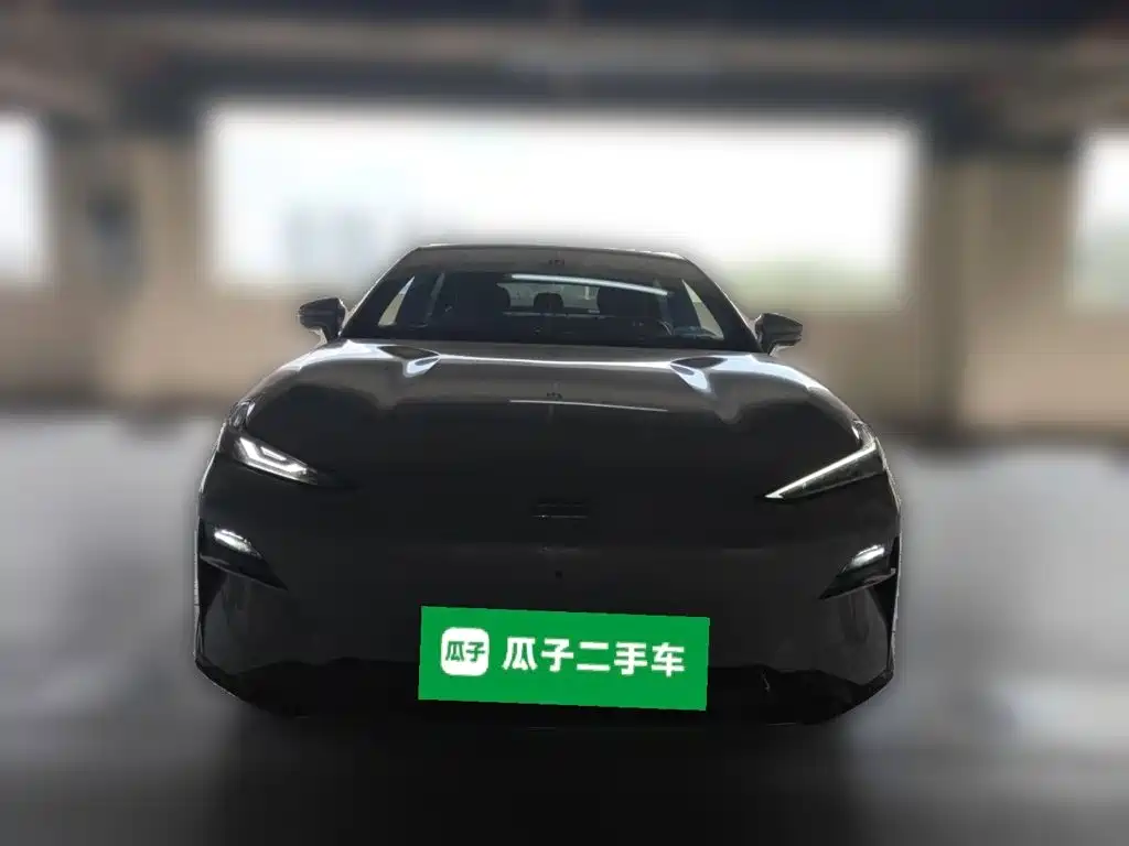 Фото 2 - Geely Galaxy Galaxy E8