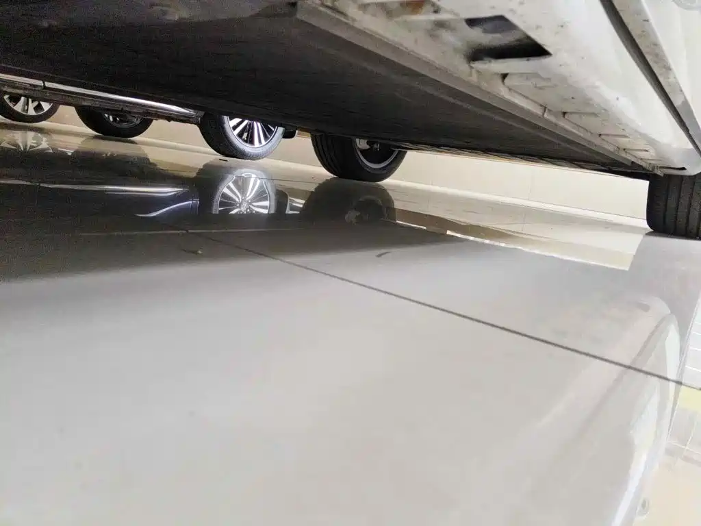 Фото 8 - Shangjie SUV