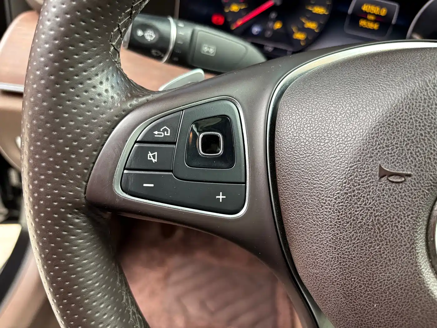 Mercedes-Benz E-Class 2018 E 200 L фото 12