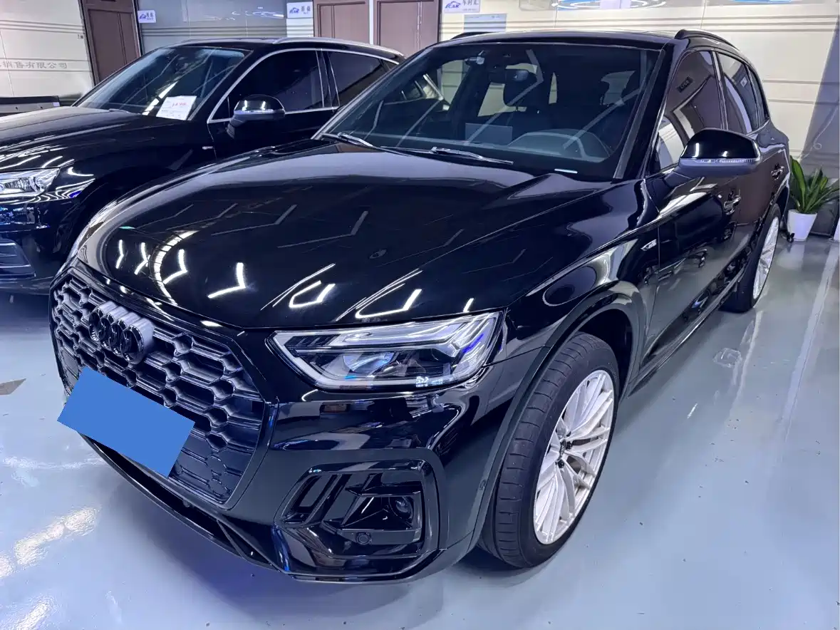 Фото 1 - Audi Q5L