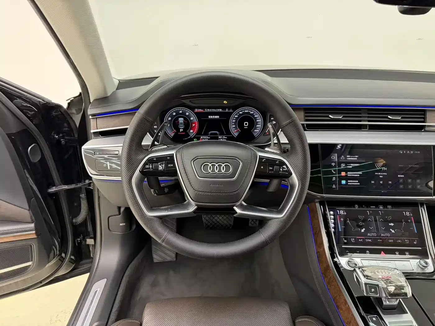 AUDI A8