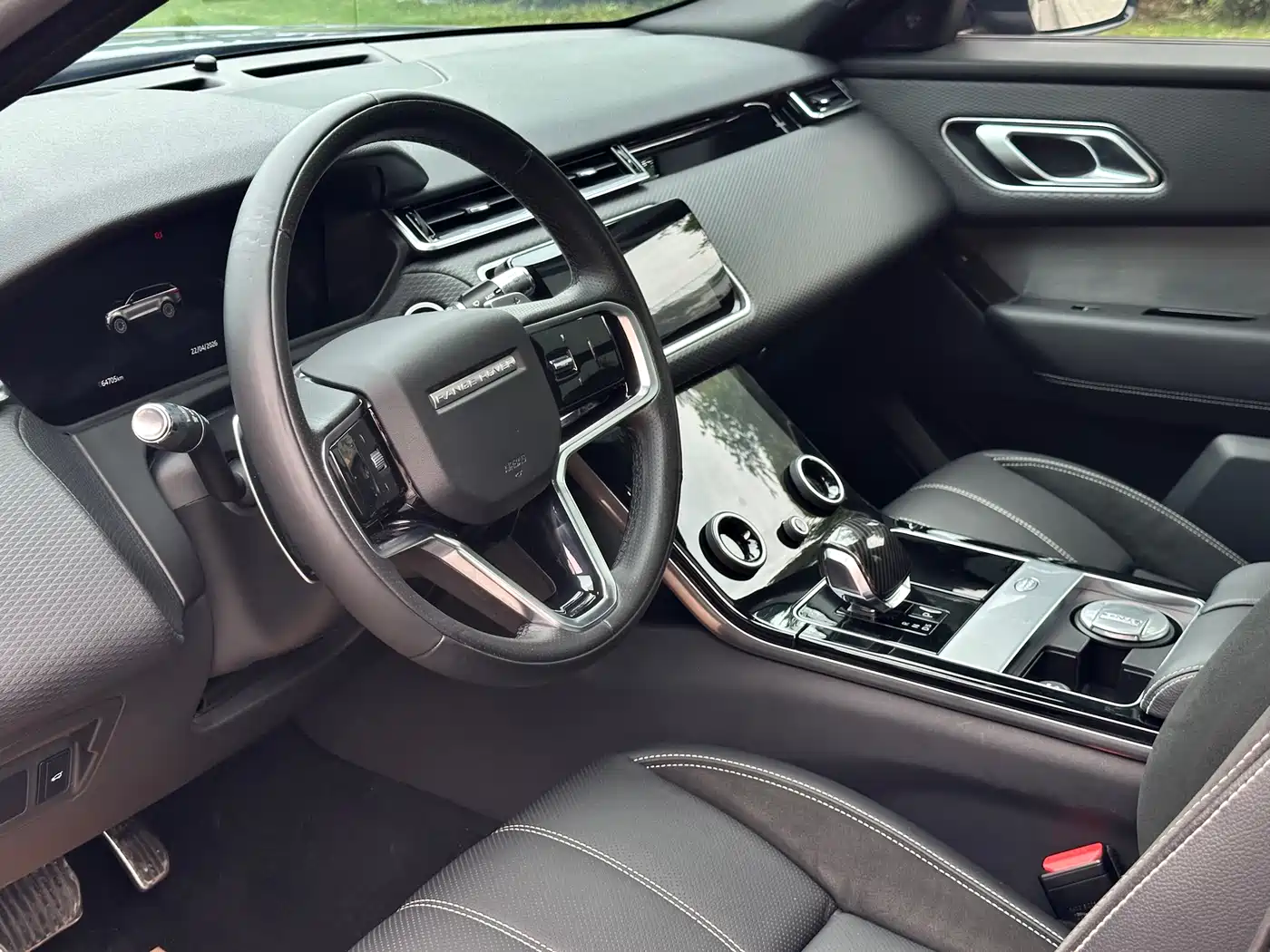 Land Rover Range Rover Velar 2022 250PS Golden Collector's Edition фото 9