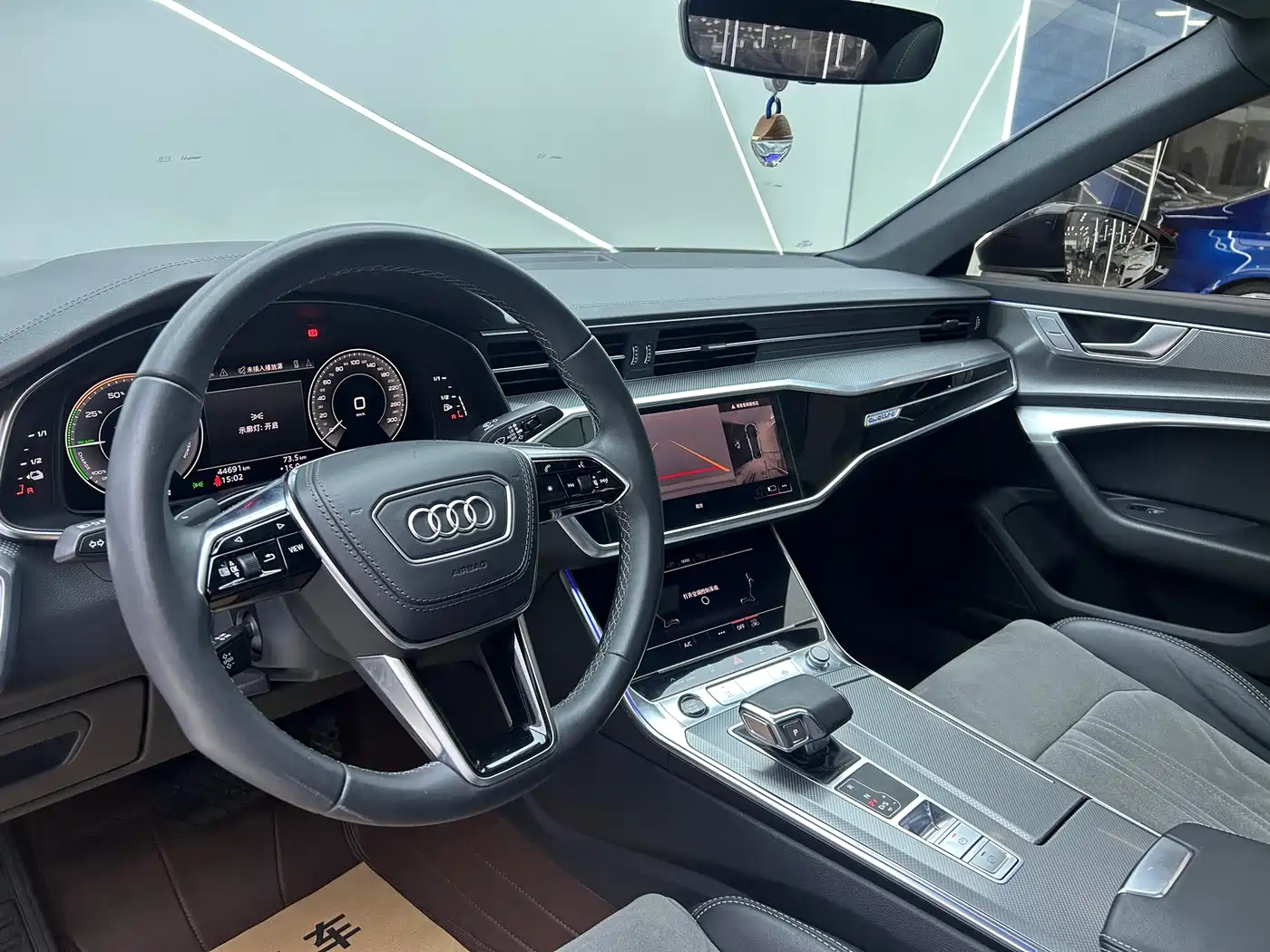 Audi A6L New Energy 2022 55 TFSI e quattro фото 8