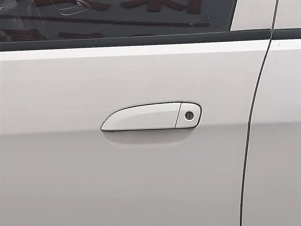 Chevrolet Sail 2013 Sedan 1.4L Manual Premium Happiness Edition фото 18