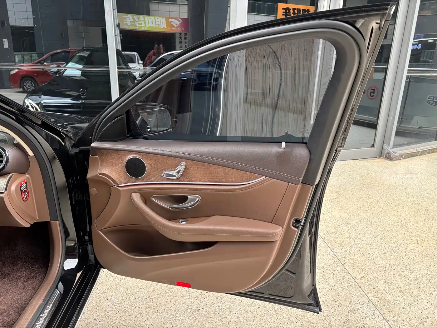 Mercedes-Benz E-Class 2018 E 200 L фото 31