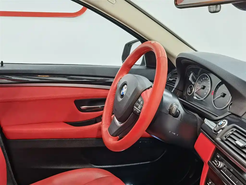 BMW 5 Series 2017 520Li Classic Edition фото 22