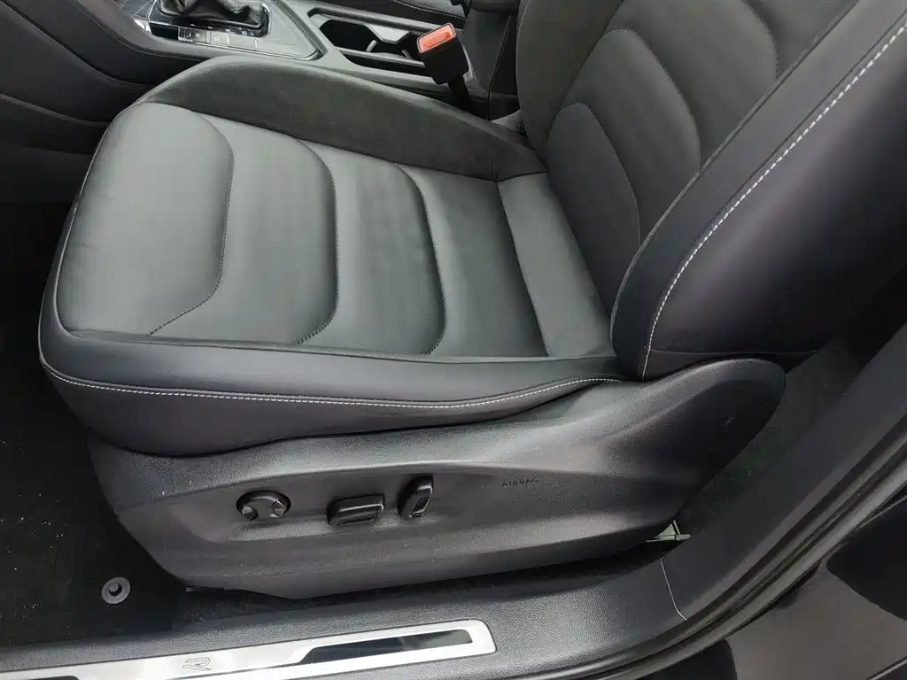 Volkswagen Tiguan L 2021 330TSI Automatic 2WD R-Line Premium фото 20
