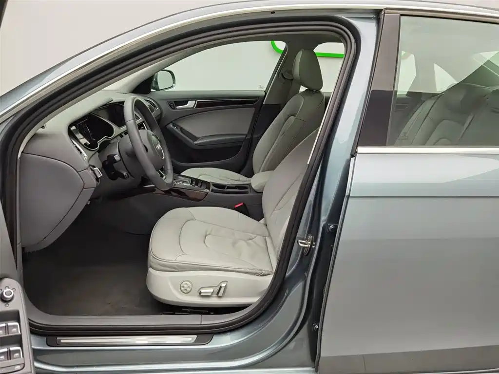 Audi A4L 2015 35 TFSI Auto Comfort фото 10