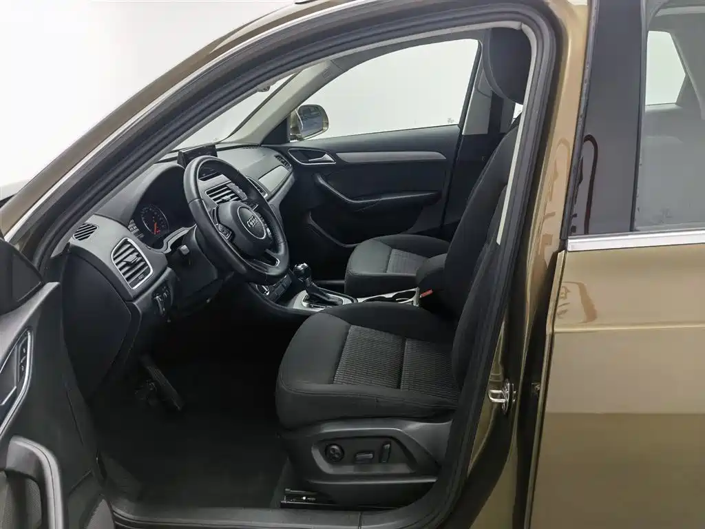 Audi Q3 2015 30 TFSI Progressive фото 10