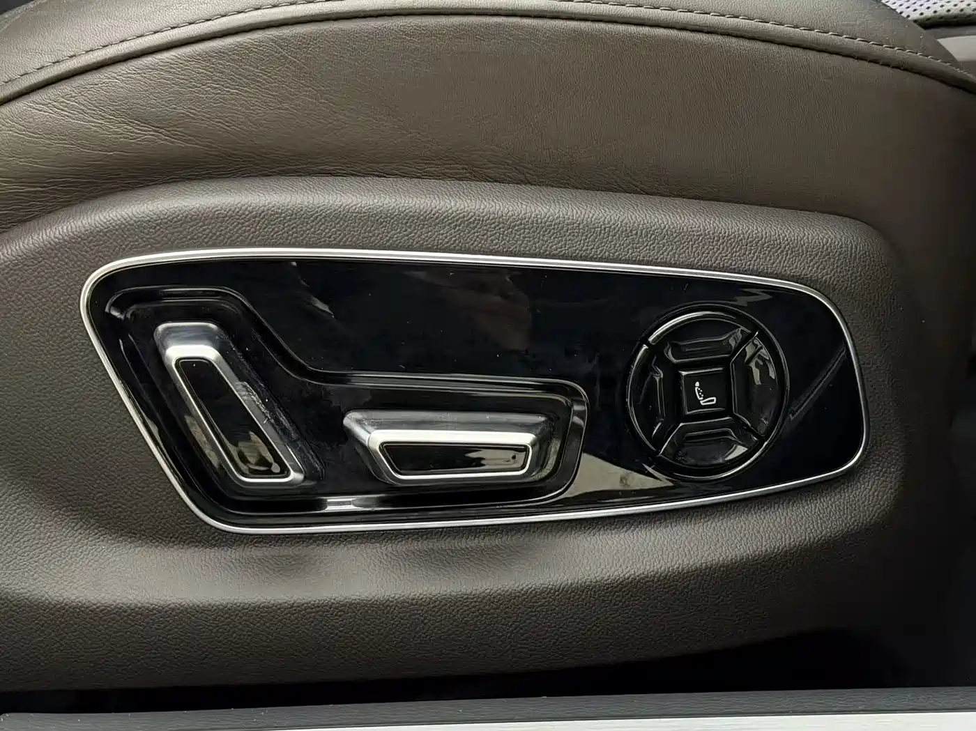 Audi A8 2021 A8L 55 TFSI quattro Luxury фото 26