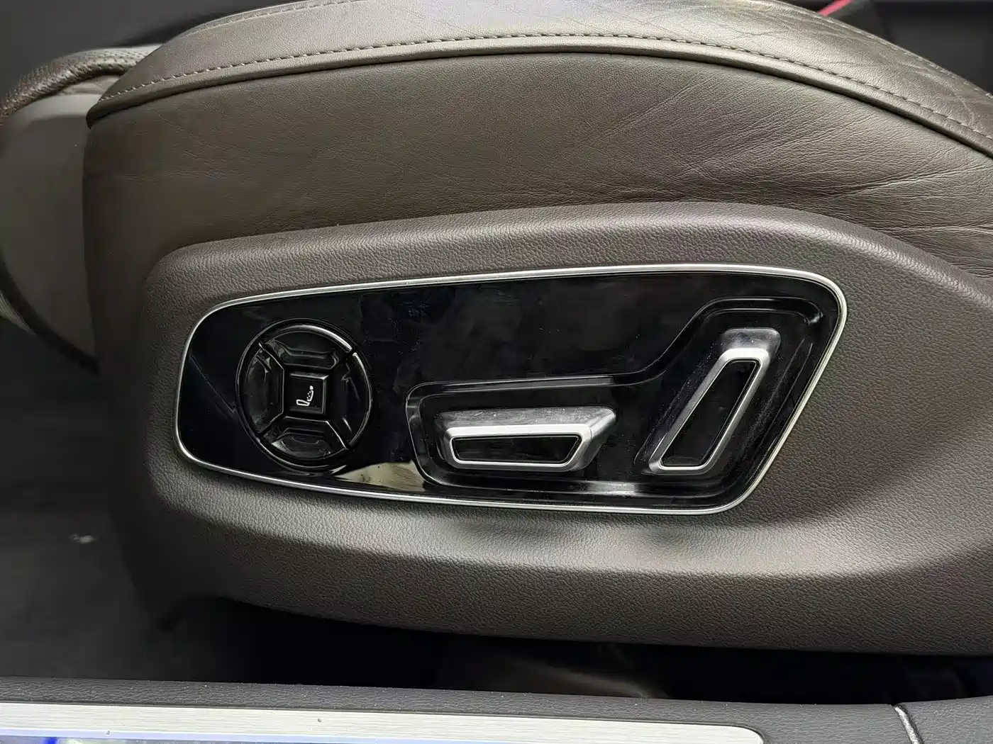 Audi A8 2021 A8L 55 TFSI quattro Luxury фото 30