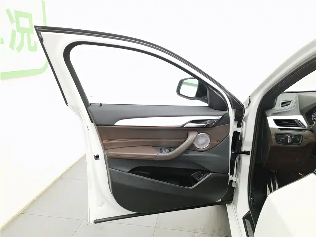 BMW X2 2021 Facelift sDrive25i Shadow Night Edition фото 8