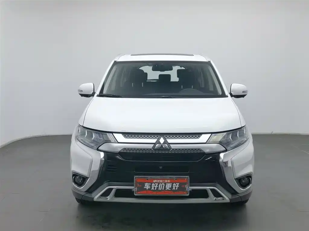 Mitsubishi Outlander 2019 2.4L 4WD Deluxe Edition 5-seater China V фото 3