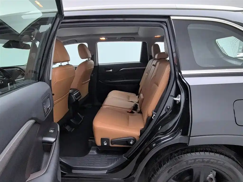 Toyota Highlander 2018 Model 2.0T 4WD Knight Edition 7-Seater China VI фото 15