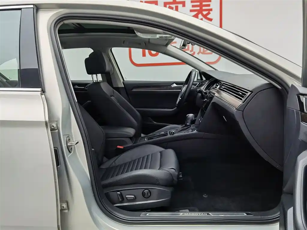 Volkswagen Magotan 2019 330TSI DSG Luxury Class China VI фото 23