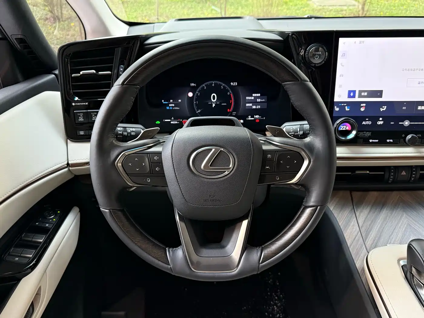 Lexus LM 2023 500h 6-Seater Prestige Edition фото 13