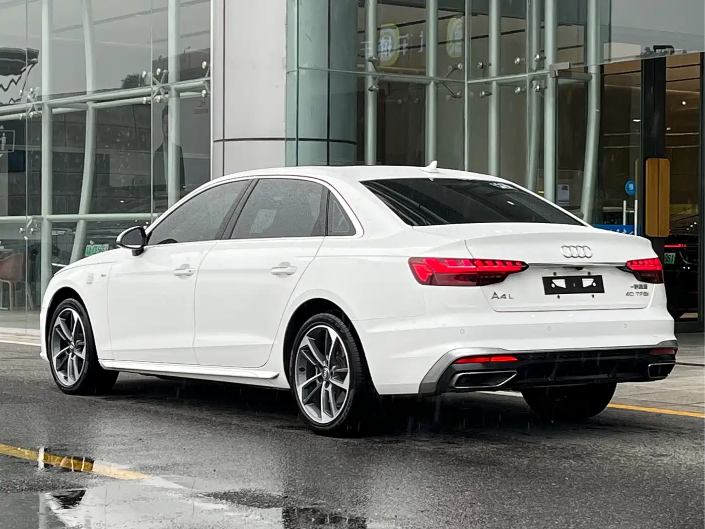 Audi A4L 2020 40 TFSI Fashion Dynamic Edition фото 4