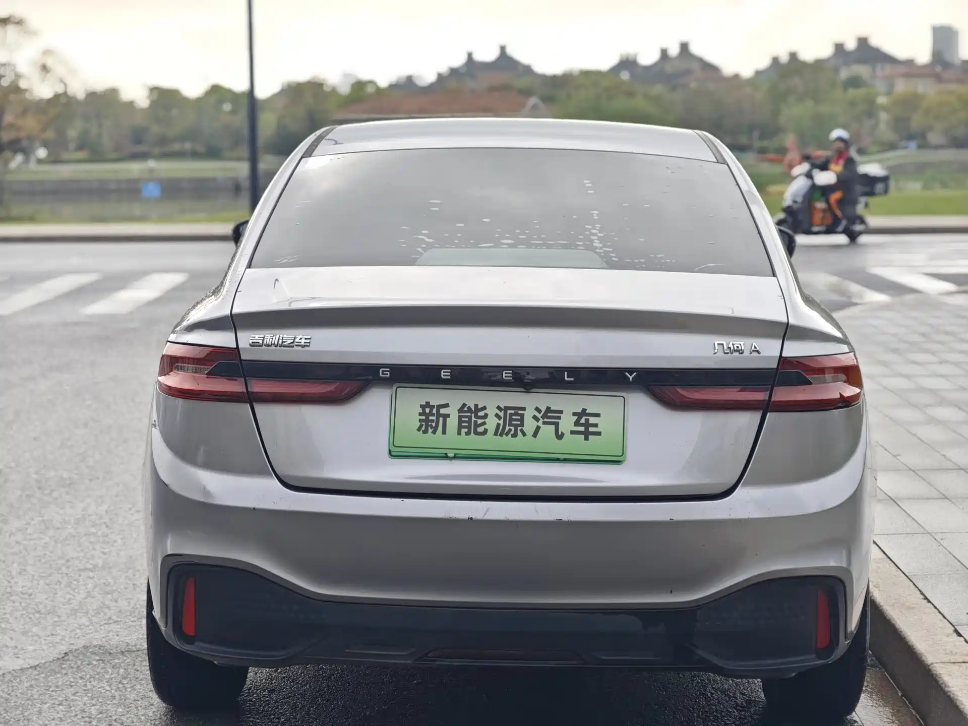 Фото 4 - Geely Geometry A