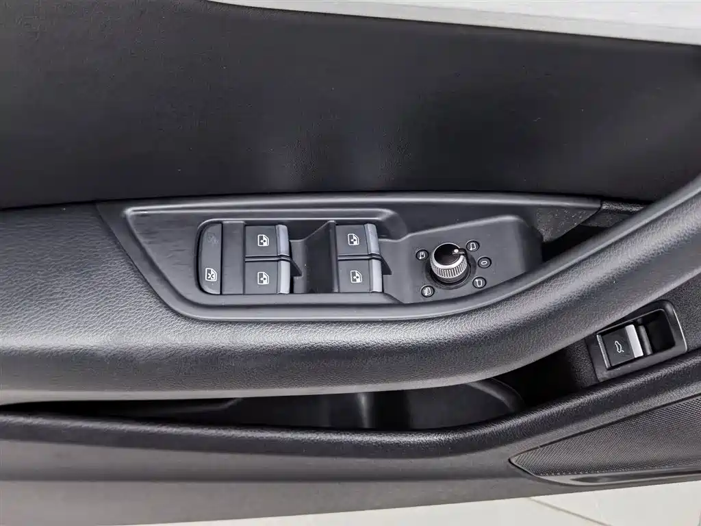 Audi A4L 2020 40 TFSI Luxury Dynamic фото 9