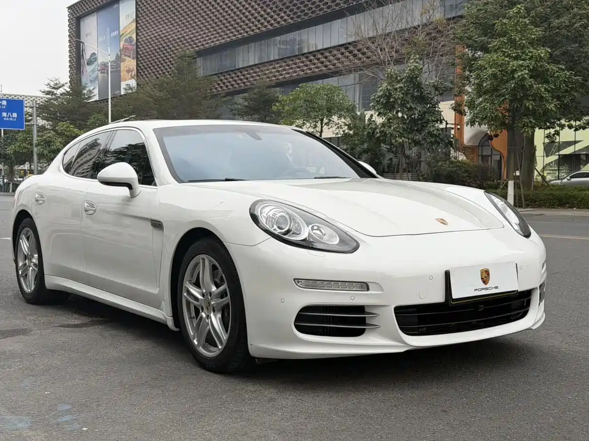 Porsche Panamera 2014 Panamera 4 3.0T