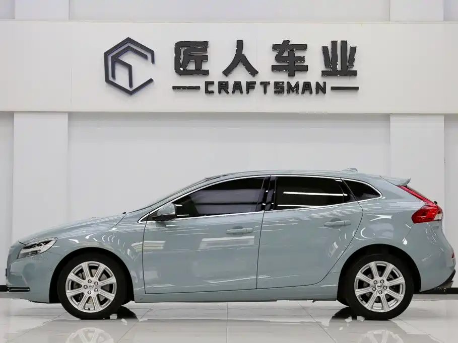 Volvo V40 2018 2018 T3 R-Design Edition