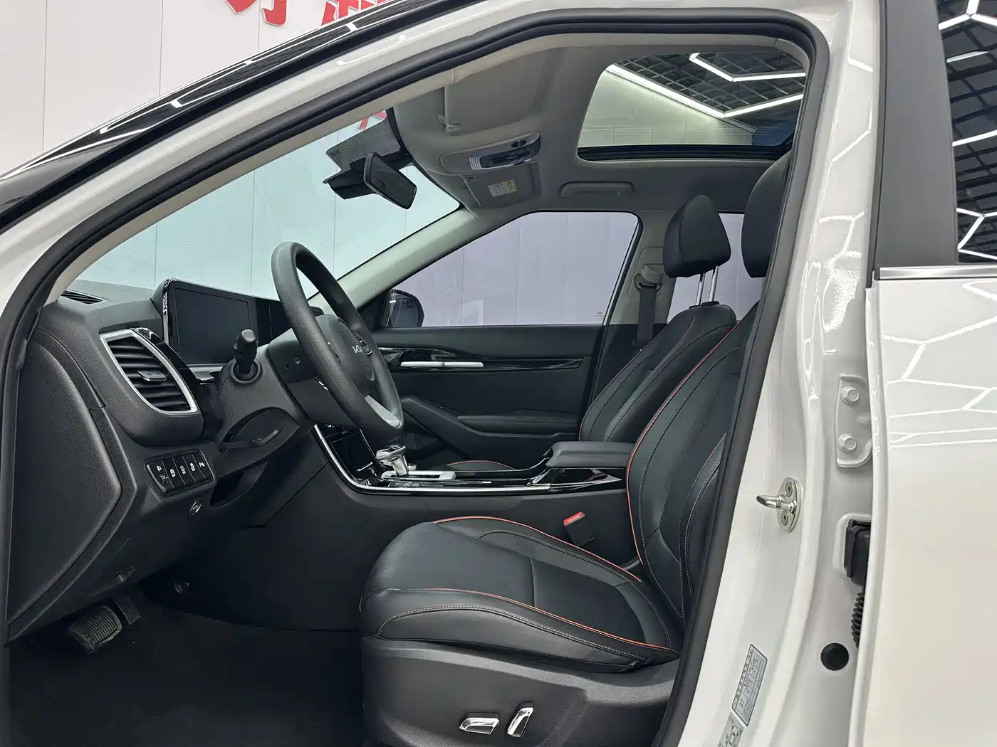 Kia Seltos 2023 1.5L CVT Luxury Edition фото 4