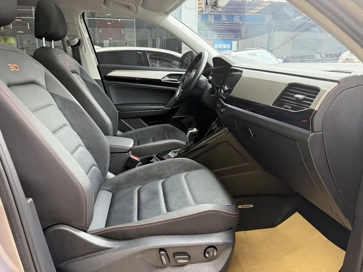 Volkswagen Tayron 2021 330TSI 2WD 30th Anniversary Edition фото 6
