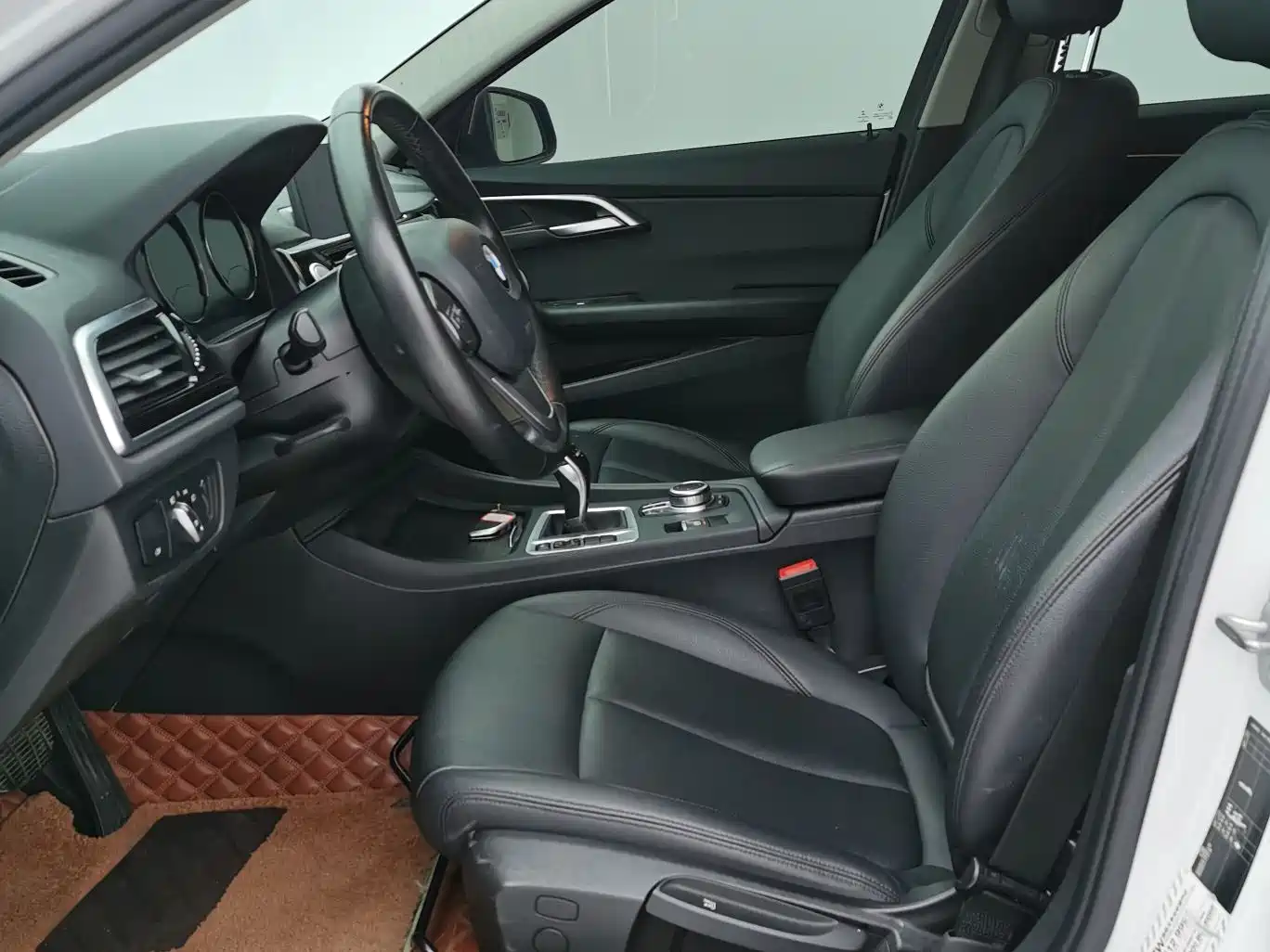 BMW 1-SERIES