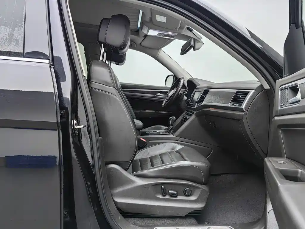 Photo 23 - Volkswagen Teramont